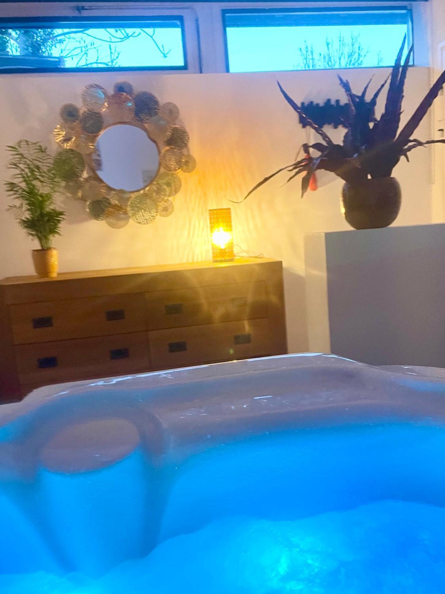 Loft Avec Jacuzzi Et Terrasse Prives Apartman Sévrier Kültér fotó